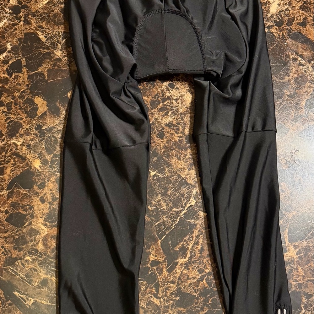 NWT women’s Black padded Cycling  pants leggings side zipper size M
